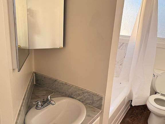 4th image of 120 Westminster Ave APT 17