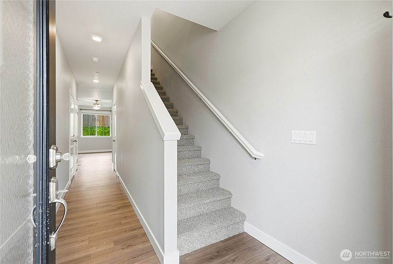 4th image of 8405 Gilman Way