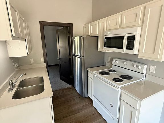 4th image of 809 E 7th St #4