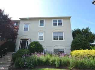 12000 Golf Ridge Ct #352, Fairfax, VA 22033