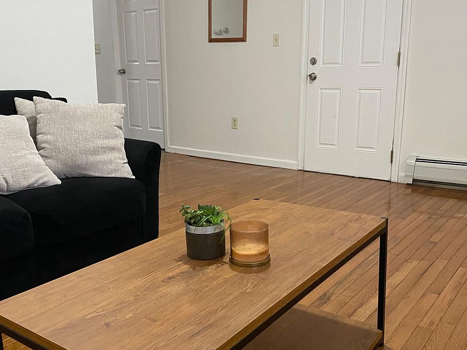 1st image of 98 Morris St APT 1