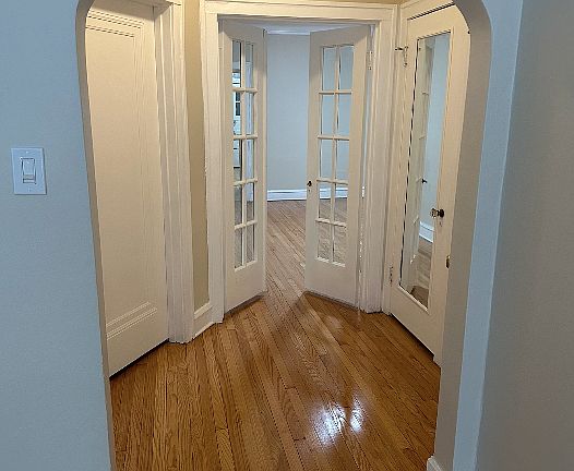 3rd image of 5813 N Maplewood Ave APT 2