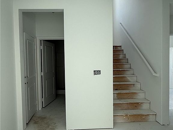 4th image of 1716 River Vista Way
