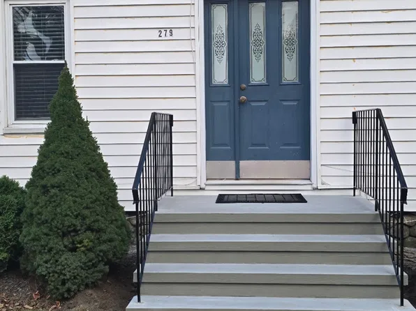 279 N Bedford St #2, East Bridgewater, MA 02333