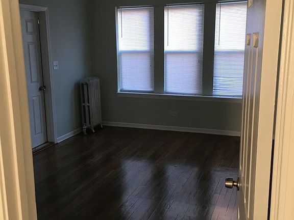 3rd image of 7531 S Essex Ave APT 1A