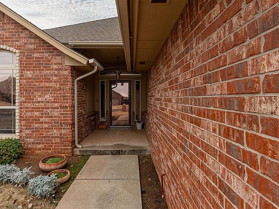 3rd image of 7504 Meadow Lake Dr