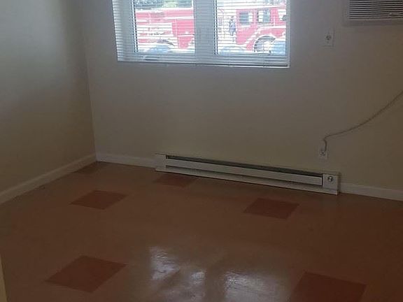 4th image of 1301 E Indian Trl APT 17