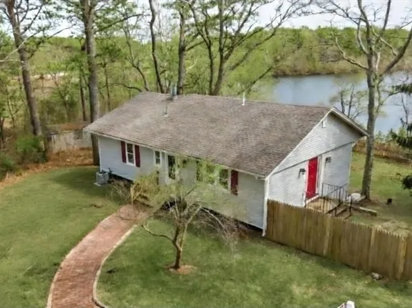 2 A St, East Wareham, MA 02538