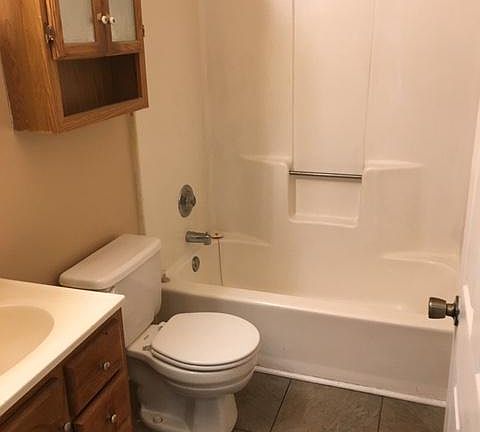 4th image of 117 Mountain Ave