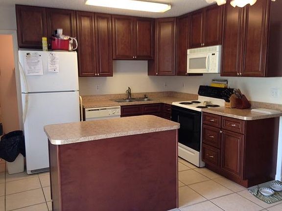 3rd image of 215 18th Ave