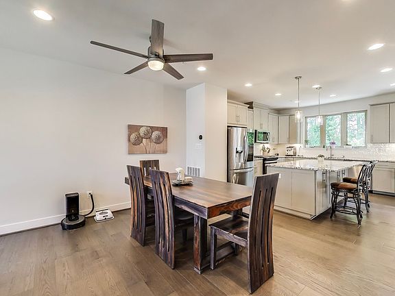 5th image of 5004 Oakmoore Dr