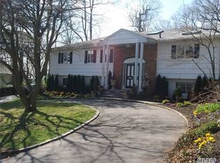 125 Ash Dr, Roslyn, NY 11576
