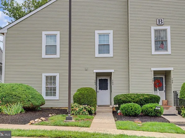 702 E Parker St, Langhorne, PA 19047