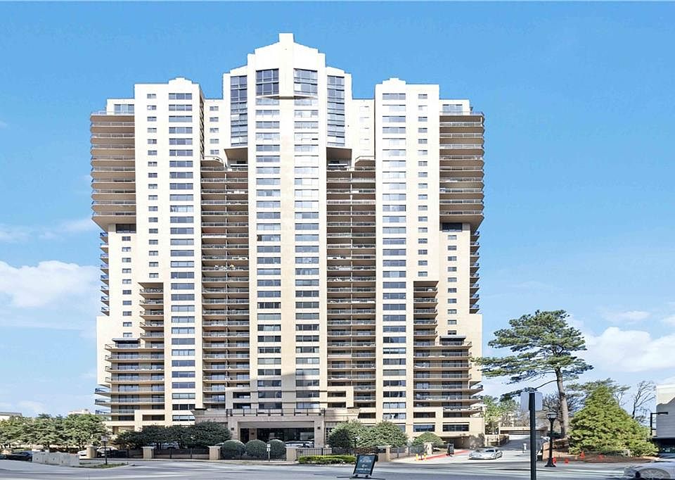 1st image of 3481 Lakeside Dr NE APT 1102