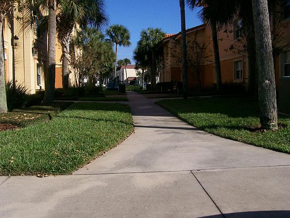 5th image of 102 Laguna Villas Blvd #H34