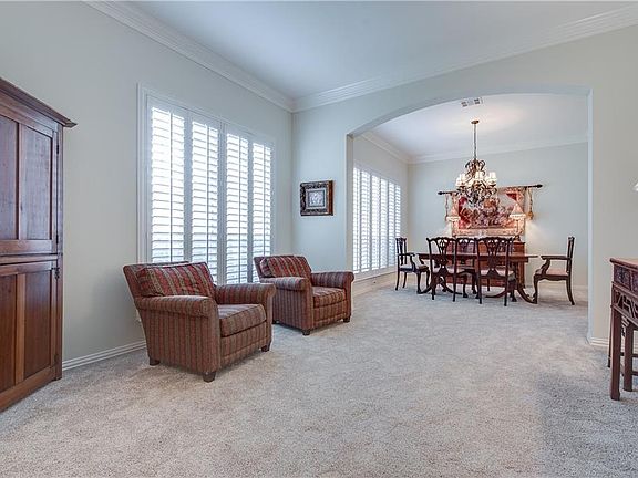 4th image of 5917 Henley Dr