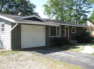 900 Cherry Ln, Findlay, OH 45840