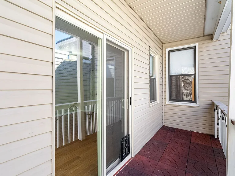 1106 Goettman St — Photo 24