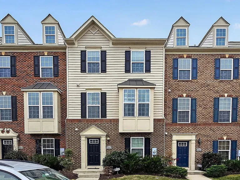 5363 S Center Dr — Photo 2