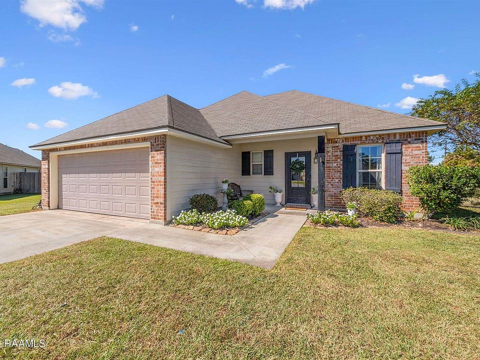 1st image of 104 Ennis Dr