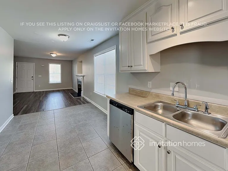 101 Blackthorne Ct — Photo 7