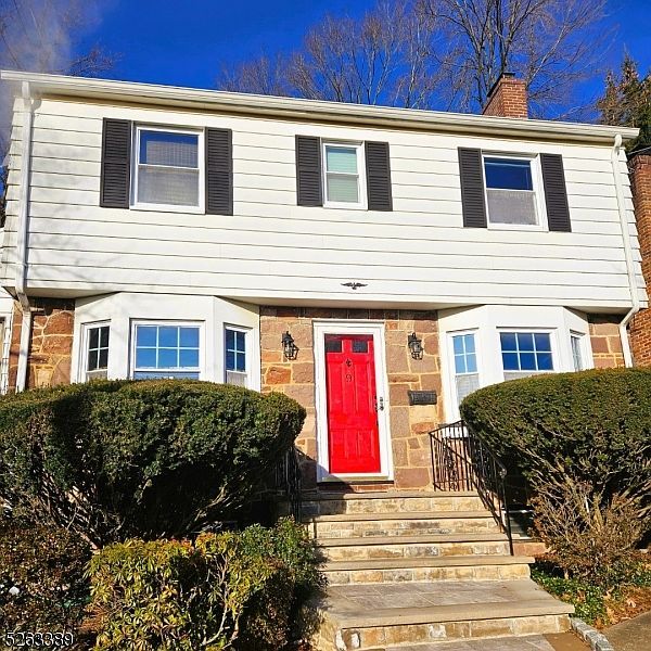 1st image of 9 Belleview Ter