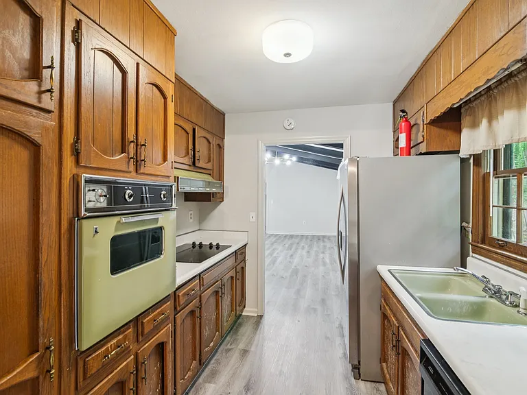 2600 Lantern Ln — Photo 5