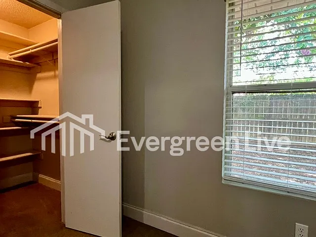 111 Willow Gardens Ct