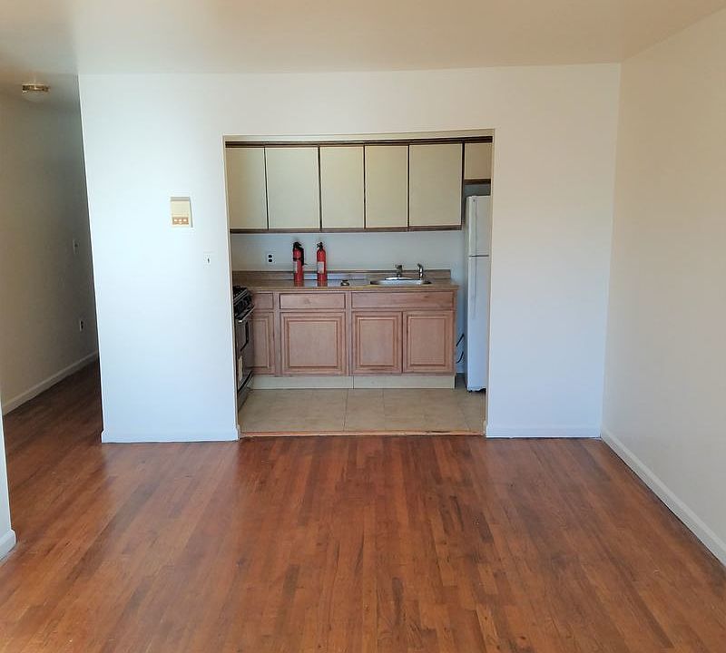 2nd image of 6937 43rd Ave APT 2