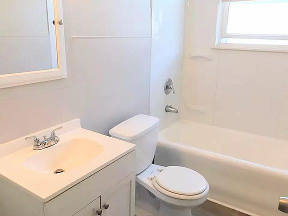 5th image of 2759 Harris Ave #2