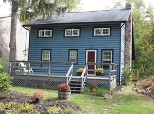 22 Lenape Trl, Oak Ridge, NJ 07438