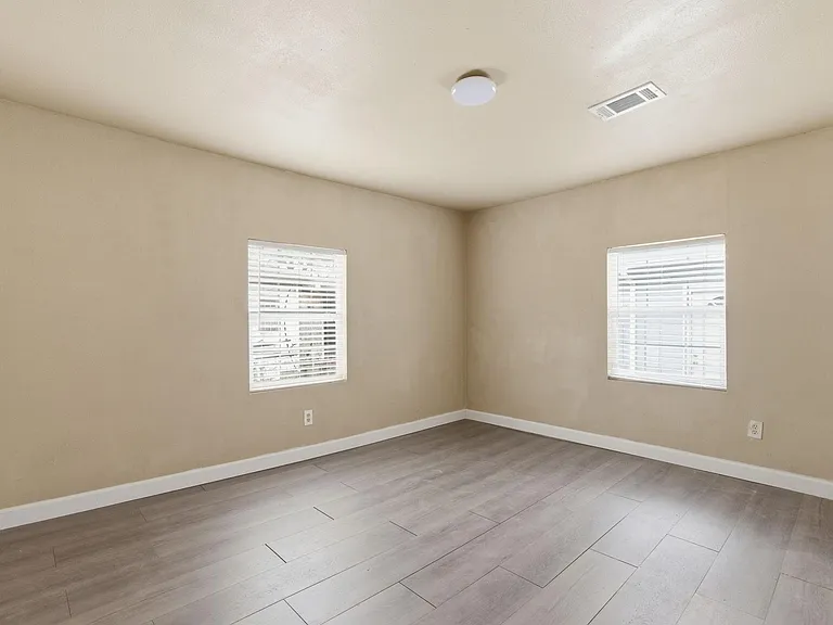 2411 Leffingwell St — Photo 18