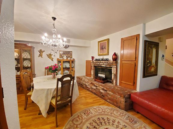 5th image of 4261 Taylor St