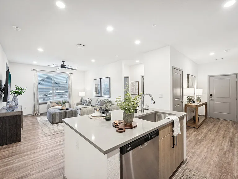 The Garrison Luxury Apartments — Photo 10