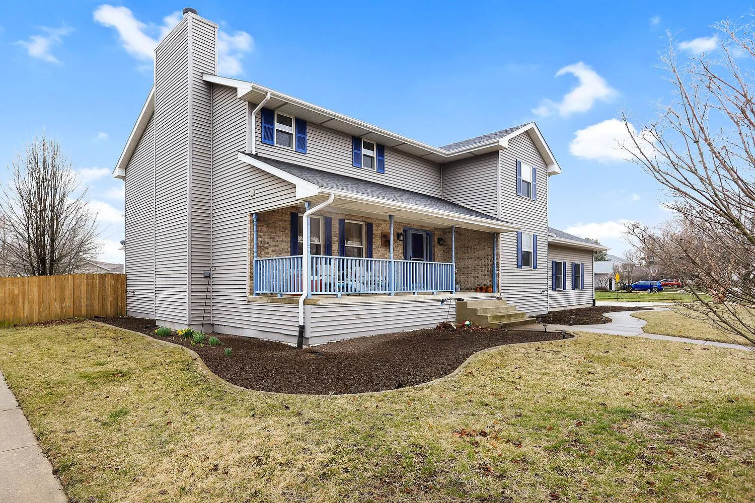 401 W Tomaras Ave photo 1