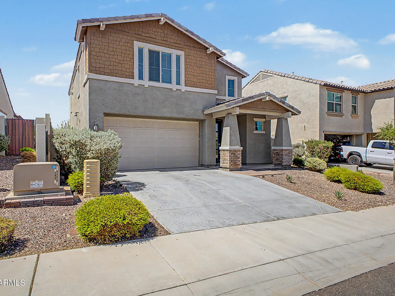 4 bed, 2.5 bath, 2490 sqft, $2,600 — Photo 2
