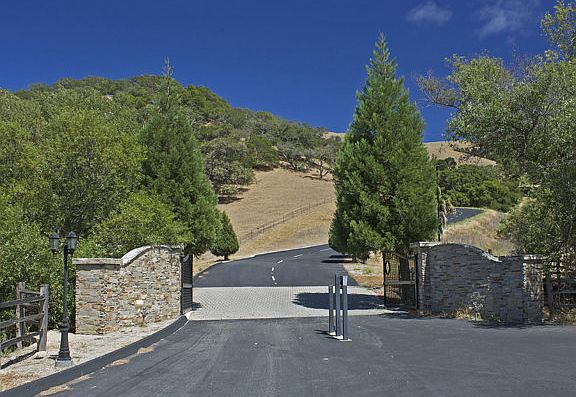 2nd image of 1002 San Juan Canyon Rd