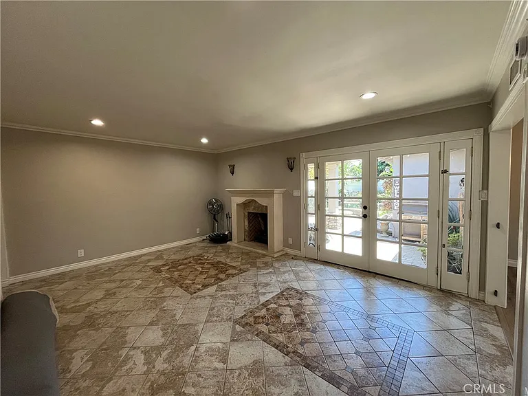 15358 Leadwell St — Photo 4