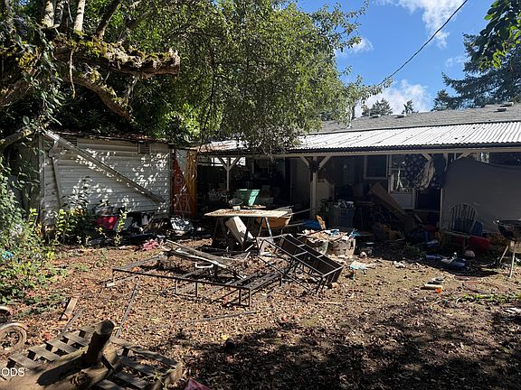 3rd image of 3130 Oriole St