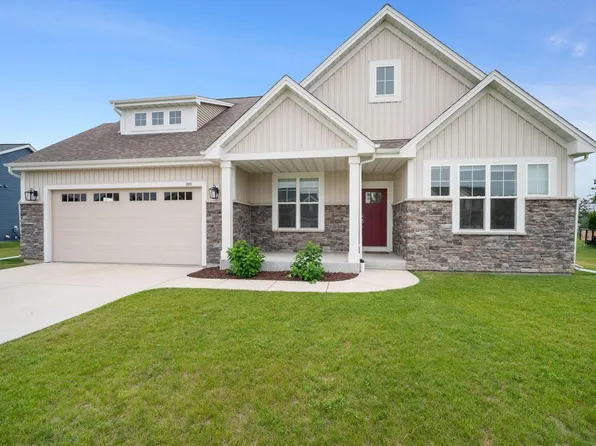 520 Meadow View DRIVE, Slinger, WI 53086
