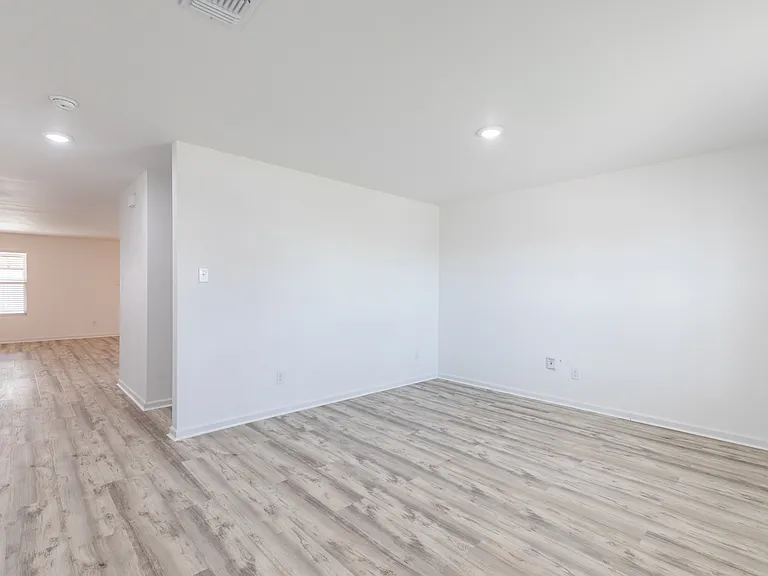 143 Sage Brush Dr — Photo 11
