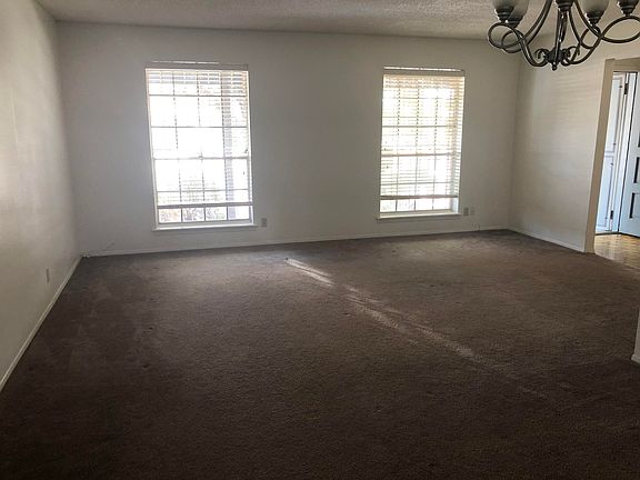 4th image of 329 Mardi Gras Dr