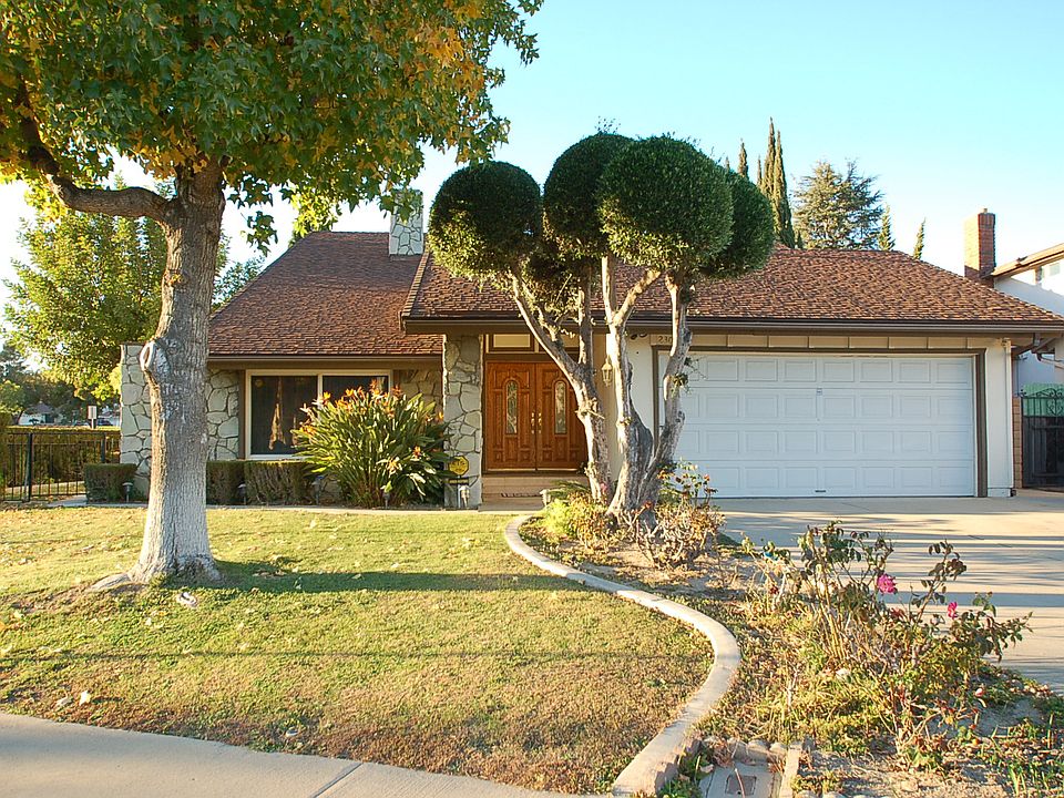 1st image of 23078 Aspen Knoll Dr