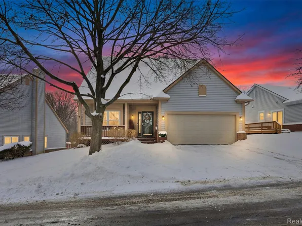 30823 Palmer Dr, Novi, MI 48377