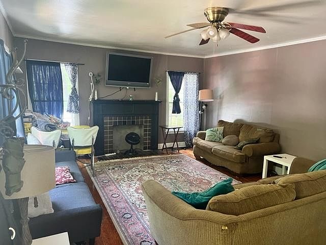 1st image of 215 Pat Garrison St