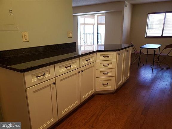 5th image of 5901 Mount Eagle Dr APT 605