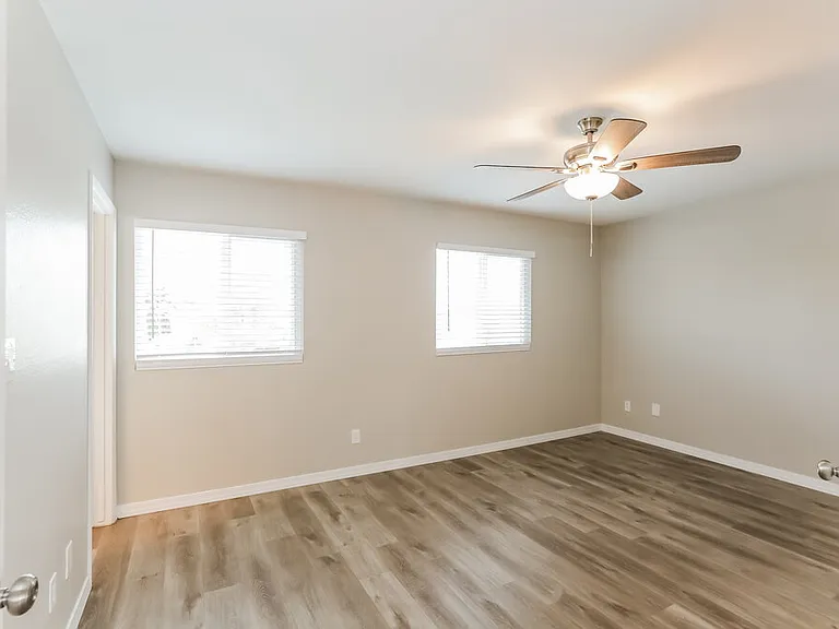 2633 W Monte Ave — Photo 10