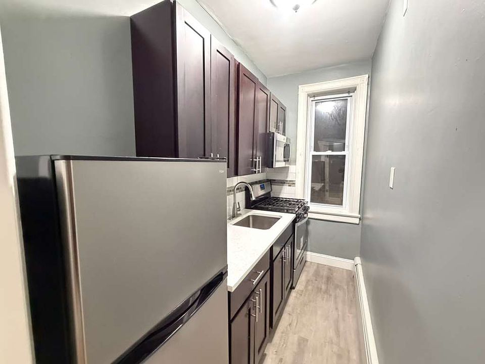 1st image of 166 Jewett Ave #14E