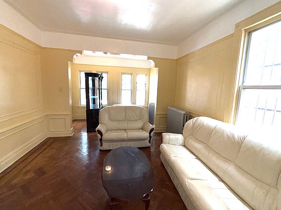 2nd image of 146 E 38th St #1