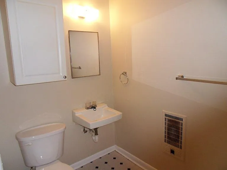 808 Fatherland St #4 — Photo 7